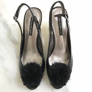 {Bandolino} Black Pom Pom Pump